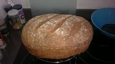 Pan de trigo y centeno de kilo y medio, recién horneado