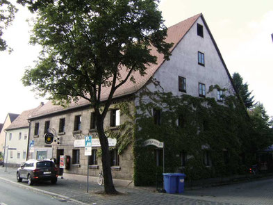 Die Denkmalschutz Immobilie Makler historischer Häuser Wohnhaus mit großem garten Nürnberg