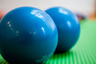 Toningball; Toningbälle; Pilates-Studio-Erika.ch; Pilates; Kraft; Training