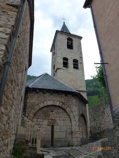 L'église Notre-Dame-du-Gourg du XIVe siècle où l'on pourra apprécier les diverses statues de bois et de pierre des XIIe et XVe siècles, sans oublier la céramique retraçant la vie d'Énimie.
