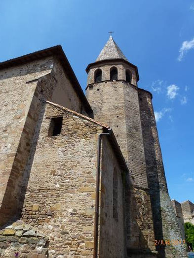 Clocher décagonal de l'église Saint-Pierre construite en 1550 sur l'emplacement d'une chapelle romane