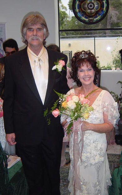 Dina's wedding photo with her late husband- Charles Gibson