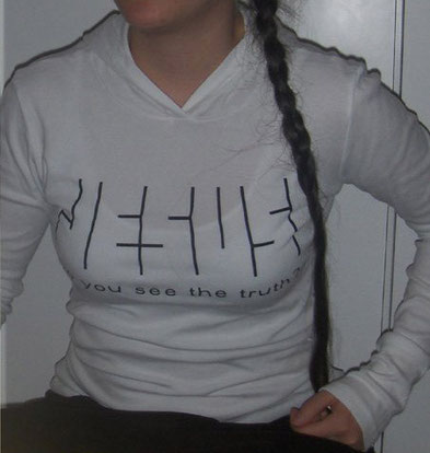 "Do you see the truth?" Langarm shirt