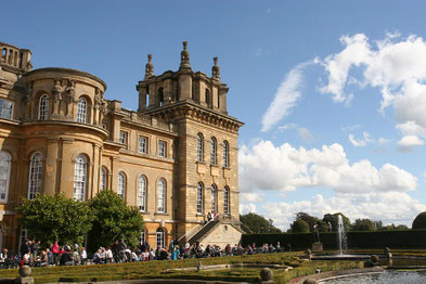 Rückseite des Blenheim Palace mit Café ©My own Travel