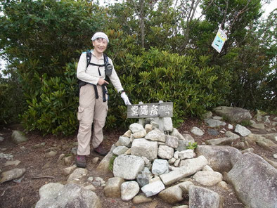 堂満岳(1,057ｍ)山頂にて