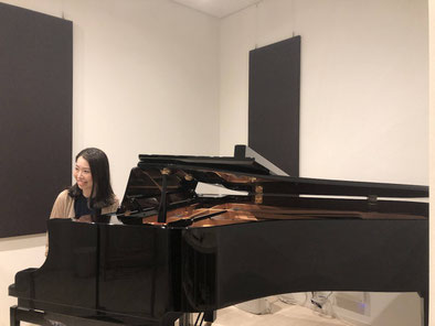 神奈川、横浜にて、東京藝術大学卒業ソプラノ歌手による声楽レッスン。バロック音楽、歌曲、ドイツリート、オペラアリアなどを指導。