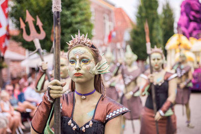 Klicke auf das Foto für mehr Masken...