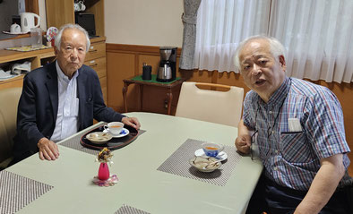 7月15日に鉄門（東大医学部）先輩の小堀鴎一郎先生が我が家を訪ねてくださいました。先生の在宅医療にFocusをあてた映画の上映会にわざわざ北杜市まで来てくださり、その足での訪問でした。先生は医療者として、また森鴎外の孫としても広く知られており、少し緊張しましたが楽しい語らいの時を持つことができました。（本文とは関係ありません）