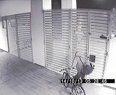 Uno de los ladrones "cazado" por las cámaras de seguridad (Imagen: La Razón)