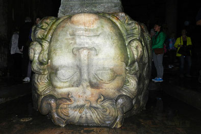 Medusenkopf in der Yerebatan-Zisterne