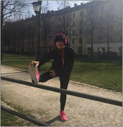 Daniela wohnt in München und geht am liebsten im Englischen Garten laufen.