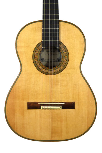 Tobias Braun - classical guitar  