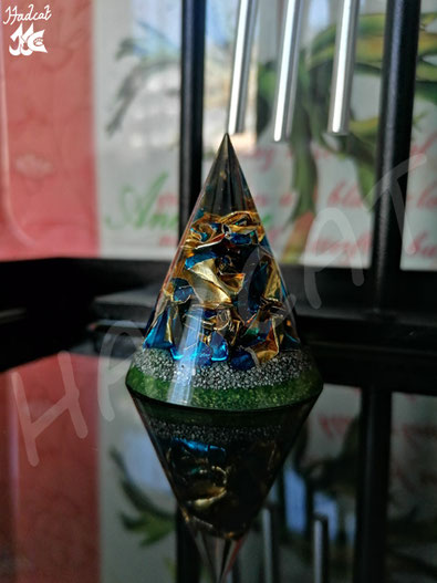 Hadcat resin cone blue-gold