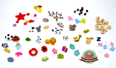 Stoffbuch ein Spielbuch nähen Kleinkind Fingerfertigkeit Verschlüsse lernen für unterwegs aus Filz Activity Buch Reisespielzeug Puppenhaus Teddyhaus Quiet book Nähbuch Activity buch Softbook Reisespielzeug Nähanleitung Schablonen kostenlos Feinmotorik