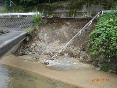 田口、土砂崩れ。