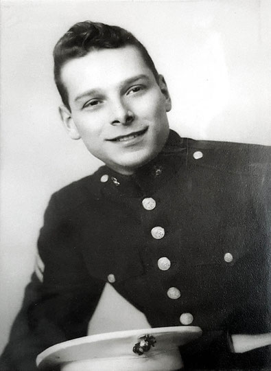 Early 1950s ; Robert in his Marine uniform. He was in the honour guard at the White House in Washington, DC.