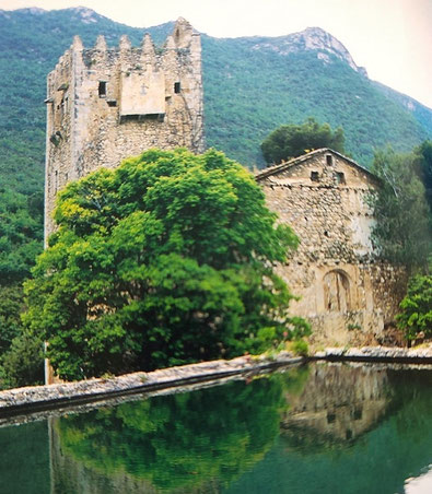 Valle de Murta: Distancia desde València 51 kilómetros (44 minutos en coche), situado en Alzira, en este valle descansan las ruinas del monasterio de los Jerónimos (siglos XIV-XIX).