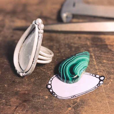 Stage sur-mesure pour fabriquer son bijou, apprendre la bijouterie avec un artisan - Nelly Chemin - bijoux contemporains, Rhône-Alpes  
