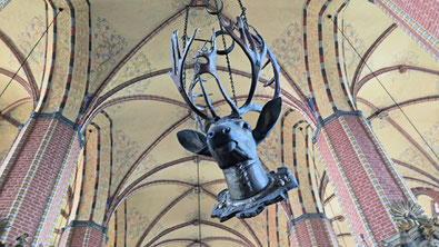 Wetter-Hirsch in der Mariä Himmelfahrt Kirche