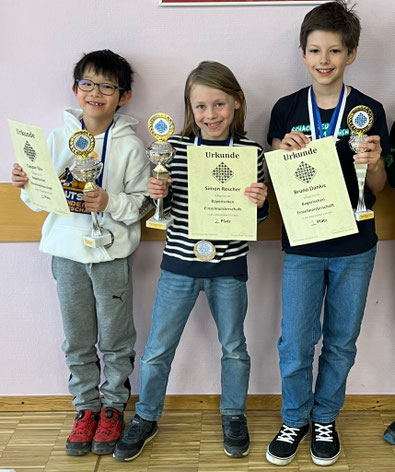 Siegerehrung U10: v.l.: Caspar Qiu, Simon Roscher, Bruno Dankic