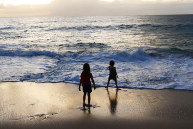 Sonnenuntergang am Strand von Molokai