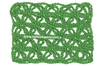 Punto fantasía con flores entrelazadas para tejer a crochet