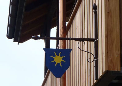 Wappenschild am Eingang der Abtei zu Grimstan