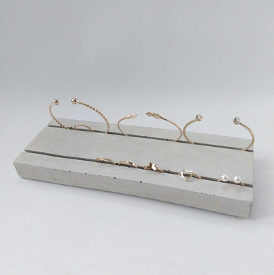 Modern jewellery set display stand by PASiNGA