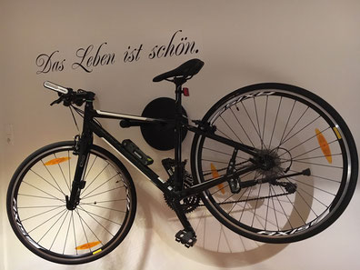 Wandhalter Wandmontage Halterung Fahrrad Rennrad Holz mit Beleuchtung LED Bike wall mount Karbon Carbon schwarz