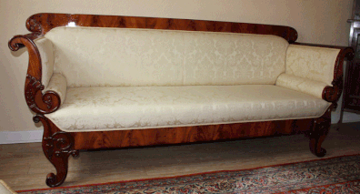 Biedermeier Sofa restauriert und gepolstert von unseren Meister aus der Schumann Polsterei