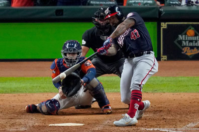 Il fuoricampo a destra di Howie Kendrick