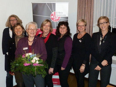 Foto neuer Vorstand vlnr: Renate Wrasse, Sabine Precht, Annette Günther, Irmtraud Tillot, Sabine Winter, Carola Fernau, Antje Diller-Wolff