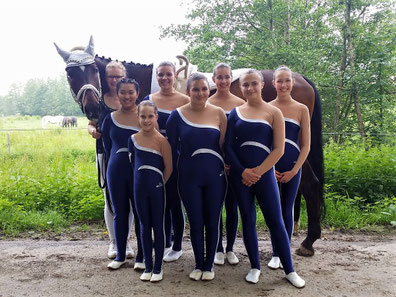 Gruppe Bad Ems 4 mit Longenführerin Jessica Schumacher und Pferd Maximus