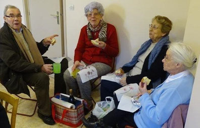 A l'heure du pique-nique, les 3 étages du presbytère de Lanmeur se sont retrouvés bien occupés !
