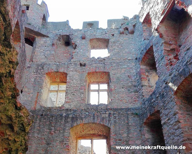 Schloss Auerbach, Burgen in Hessen, Burgen Bergstraße, Kraftquelle, Abenteuer Mittelalter