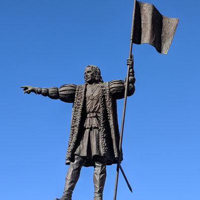 Die Statue von Cristof Kolumbus in Huelva, Andalusien, Spanien.