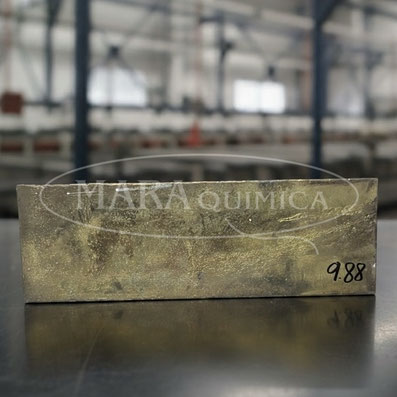 Lamina o placa de aleación de cobre y zinc.