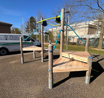 Lieferung und Montage Spielplatz