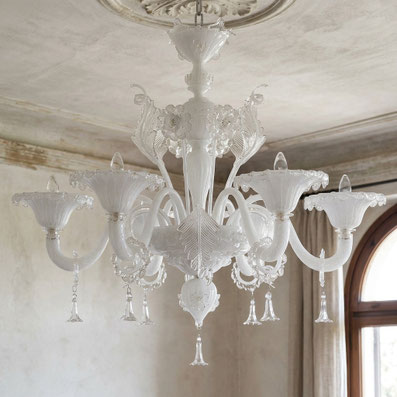 Lampadario Miss Veneziana Neve in vetro di Murano bianco e trasparente