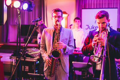 Musik für Tanzveranstaltung der Ball Band