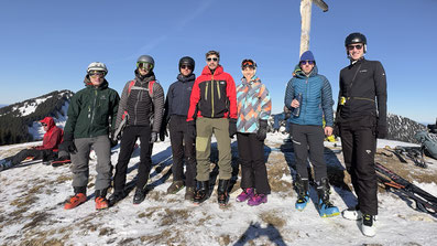 Der erste selbstgeplante Gipfel beim Skitourenkurs für Anfänger im Spitzingseegebiet
