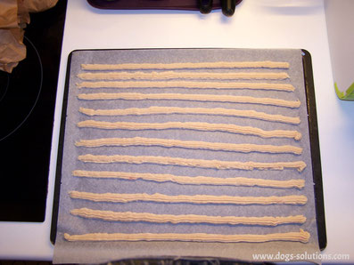 Biscuits sans gluten pour chien prêt pour la cuisson