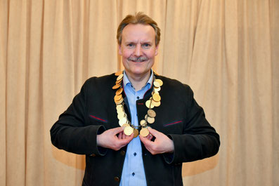 Dr. Wolfgang Krug mit der Königskette