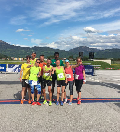 Vereins-Gruppenfoto nach dem Finish