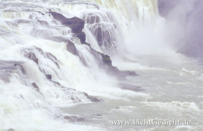 Bild 9: Gullfoss- Detail (Island), Nikon F 100, Nikkor 2.8/80-200mm, Kodak Elite Chrome 100 Extra Colour