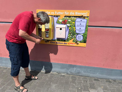 CDU-Vorstand beim Auffüllen...