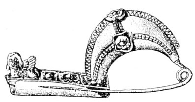 Fig. 5 und 6 Die Ausbildung des Nadelhalters zum Figurenträger. 5. Etruskische Goldfibel mit Sphinx, aus Vulci.