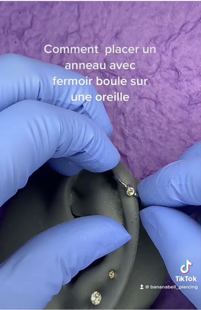 Piercing hélix comment placer un anneau aved fermoir boule