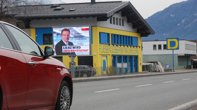 Debant Fahrtrichtung Lienz vor KIKA Möbelhaus