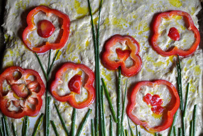 Fladenbrot oder Focaccia Garden über Nacht gehen lassen